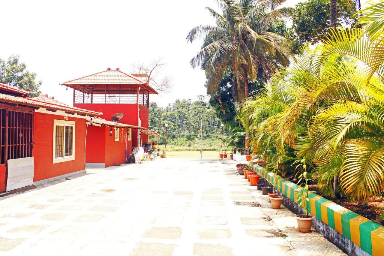 Cs County Resort Sakleshpur Buitenkant foto